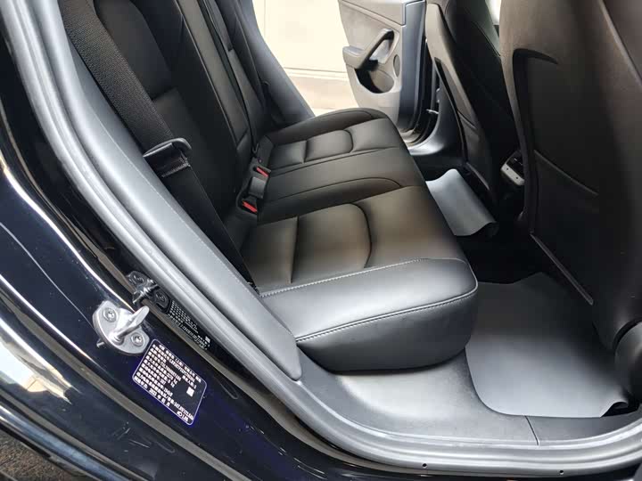 Фото 9 - Tesla Model 3