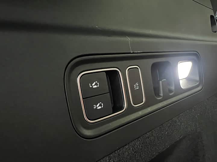 Фото 24 - LiXiang L7