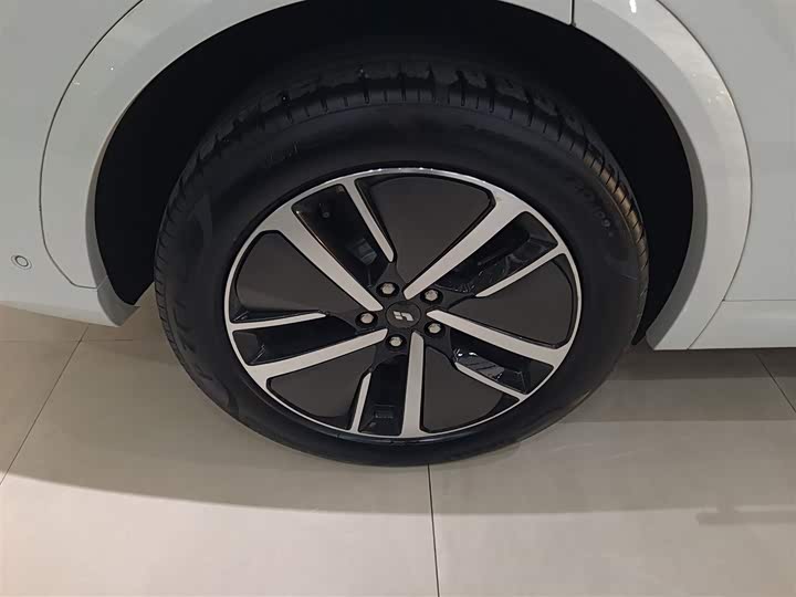 Фото 26 - LiXiang L7