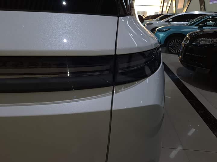 Фото 8 - LiXiang L7