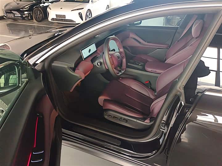 Фото 16 - Nio ET5T