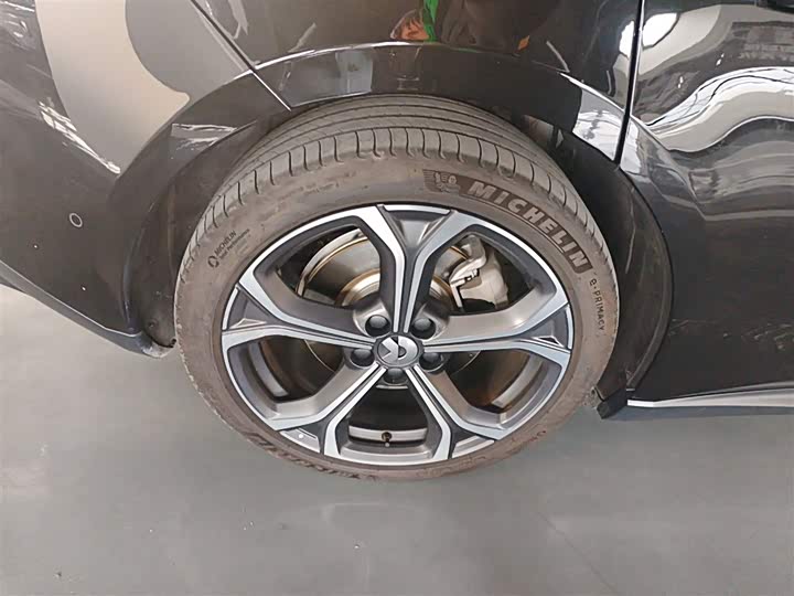 Фото 26 - Nio ET5T