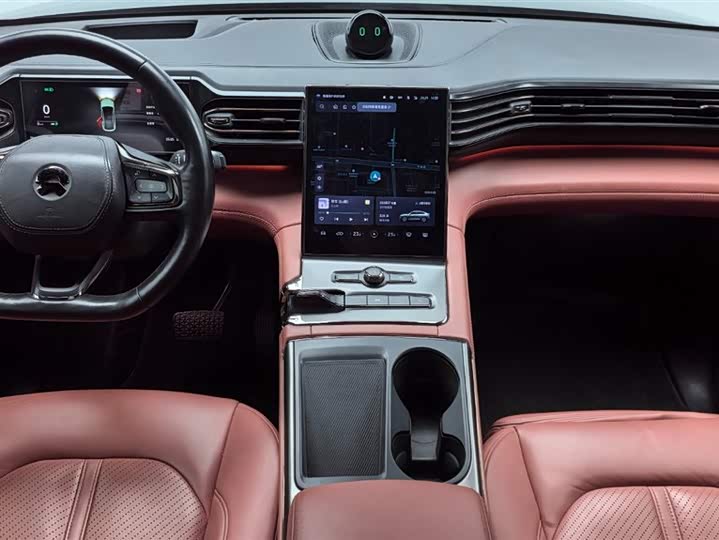 Фото 10 - Nio EC6