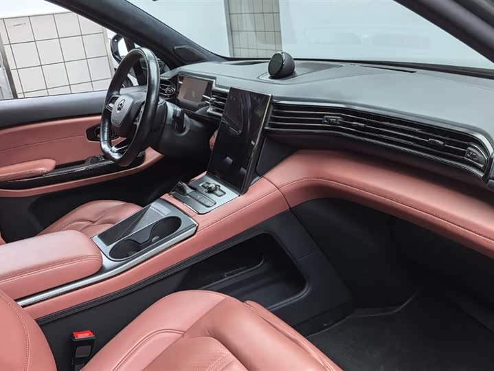 Фото 11 - Nio EC6