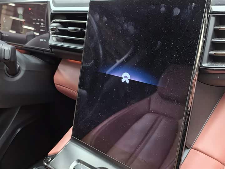 Фото 14 - Nio EC6