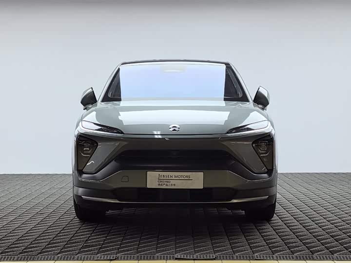 Фото 2 - Nio EC6