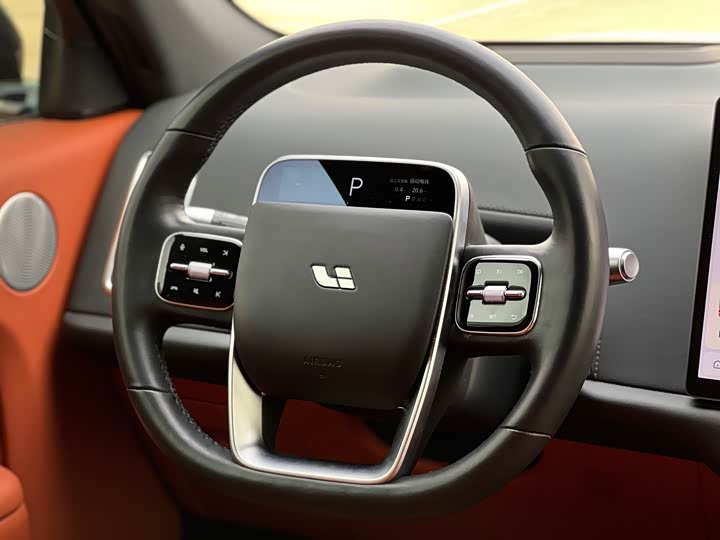 Фото 12 - LiXiang L7