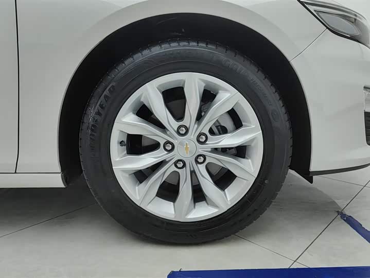 Фото 6 - Chevrolet Malibu XL