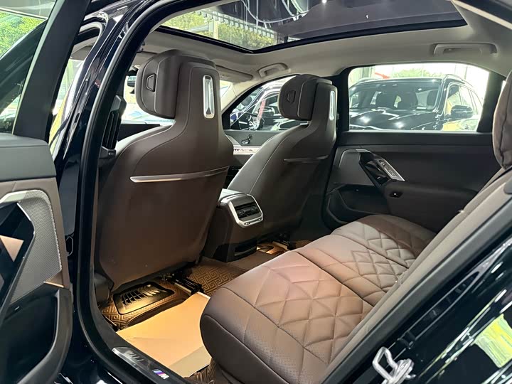 Фото 5 - BMW 7 Series