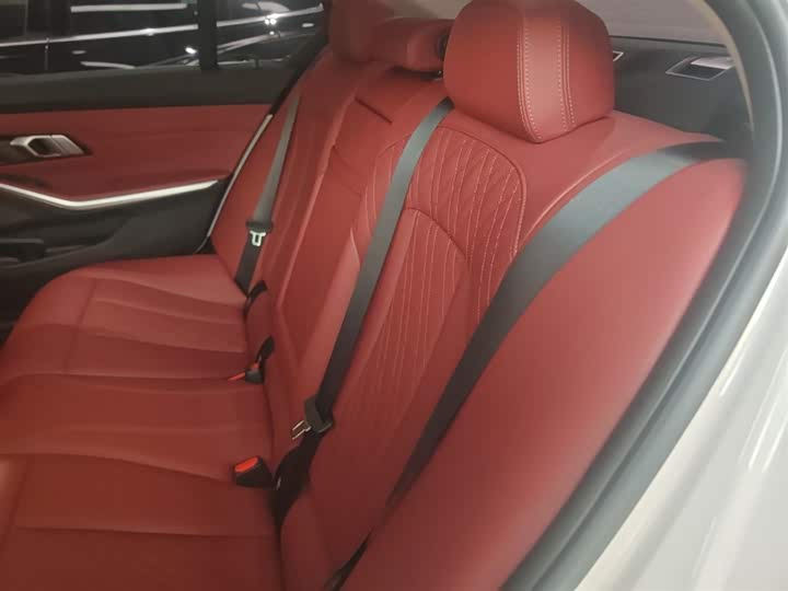 Фото 17 - BMW 3 Series