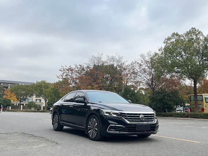 Фото 3 - Volkswagen Passat