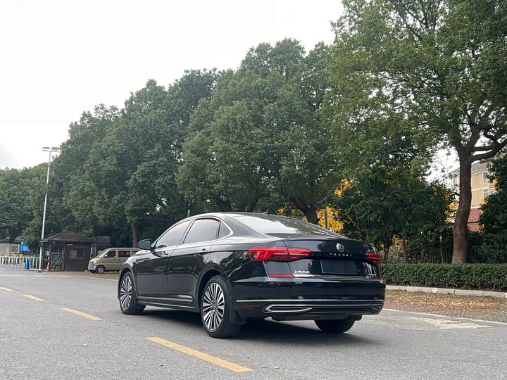 Фото 9 - Volkswagen Passat