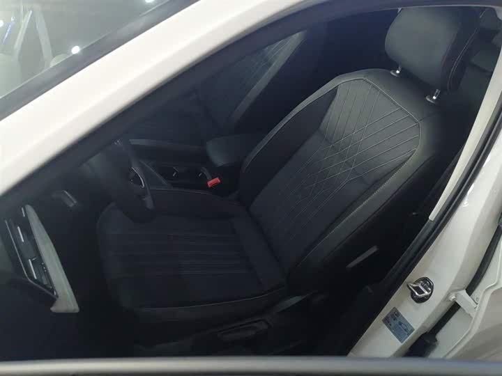 Фото 15 - Volkswagen Tiguan L Pro