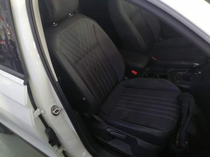 Фото 25 - Volkswagen Tiguan L Pro