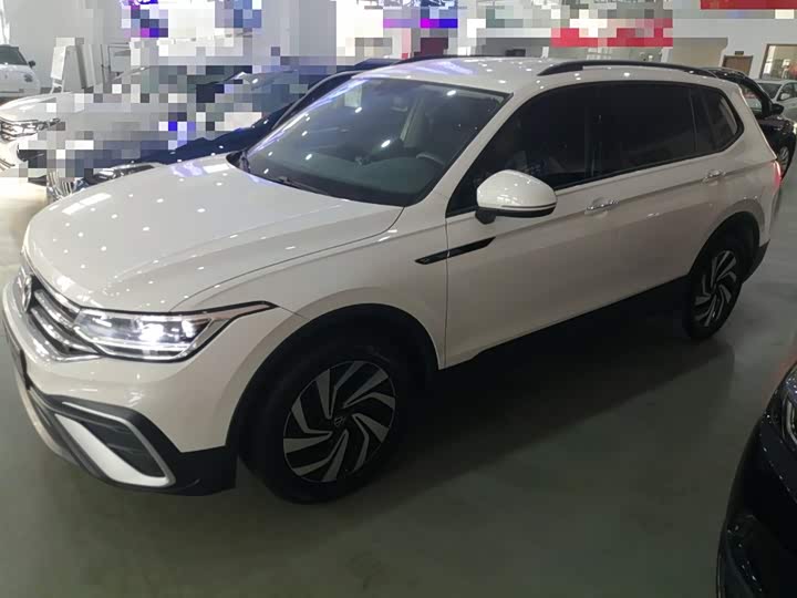 Фото 5 - Volkswagen Tiguan L Pro