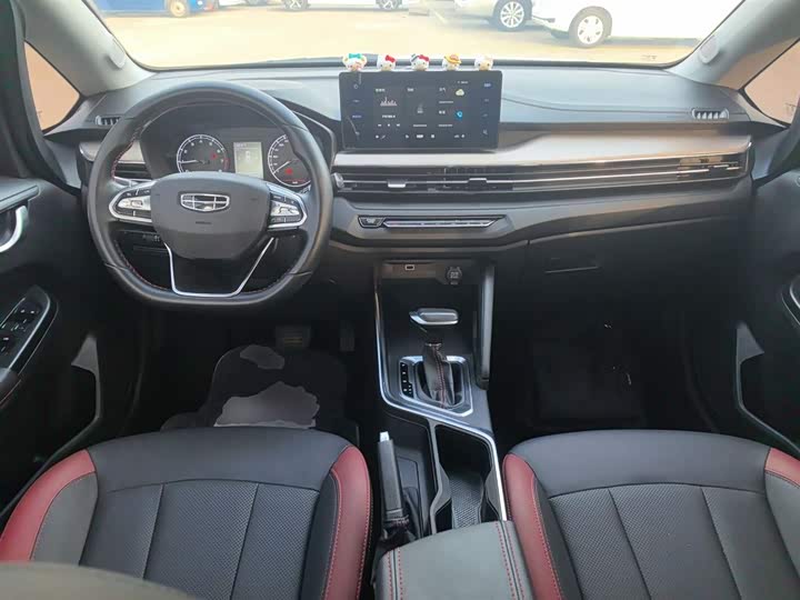 Фото 10 - Geely Vision X3