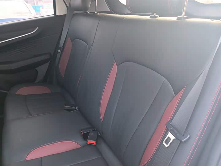 Фото 17 - Geely Vision X3