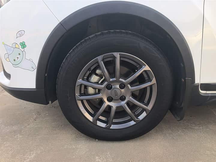 Фото 23 - Geely Vision X3