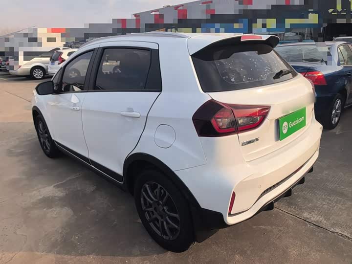 Фото 5 - Geely Vision X3