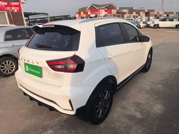 Фото 7 - Geely Vision X3