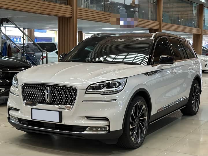 Фото 1 - Lincoln Aviator