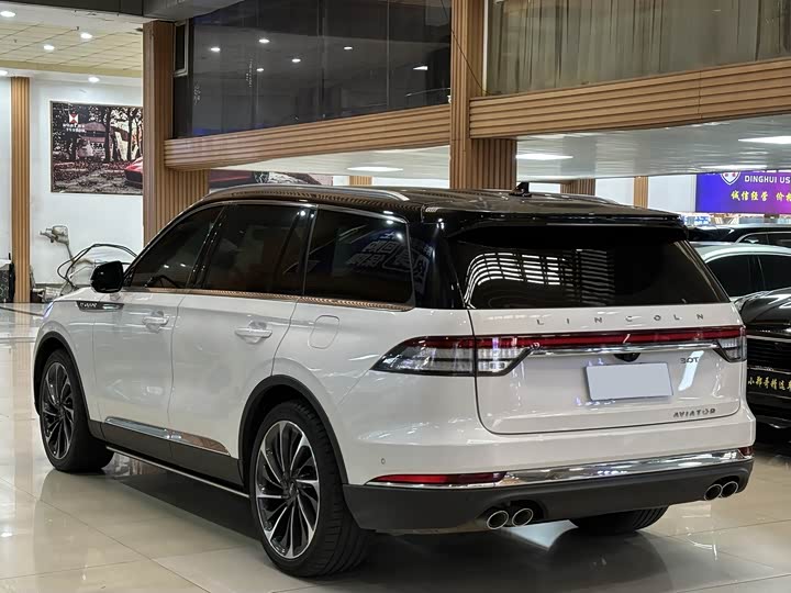 Фото 4 - Lincoln Aviator