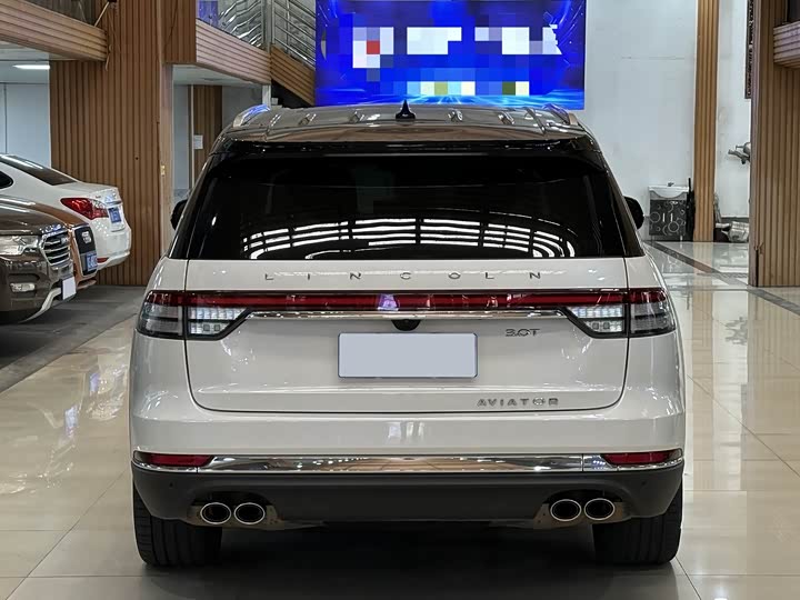 Фото 5 - Lincoln Aviator