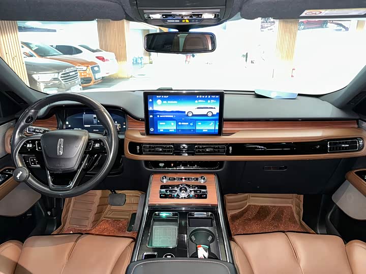 Фото 9 - Lincoln Aviator