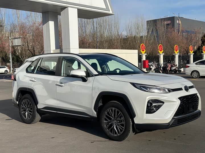 Фото 2 - Toyota Wildlander