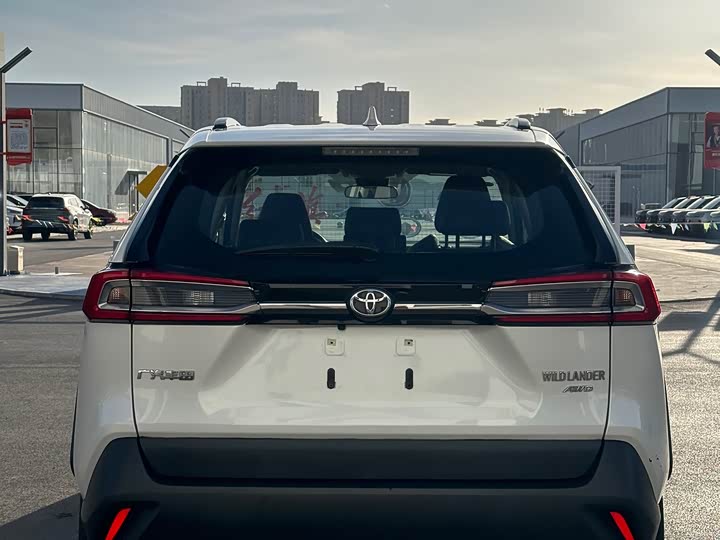 Фото 4 - Toyota Wildlander