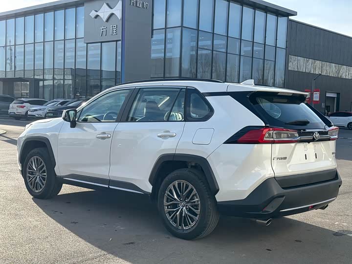 Фото 5 - Toyota Wildlander