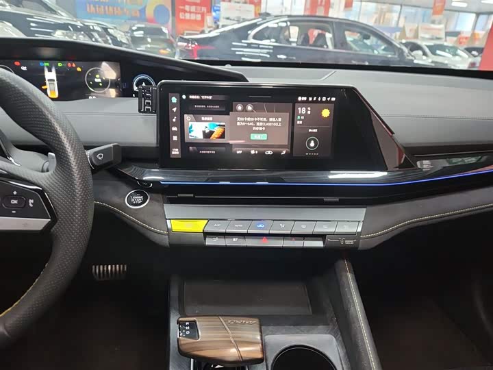 Фото 13 - Changan UNI-V