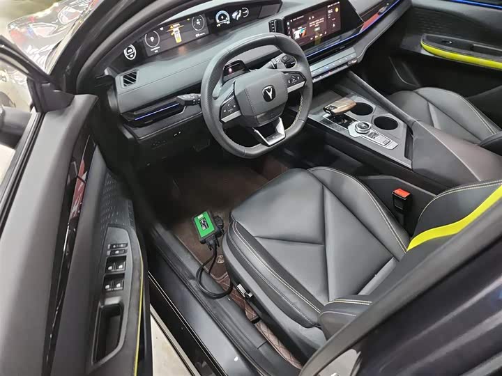 Фото 16 - Changan UNI-V