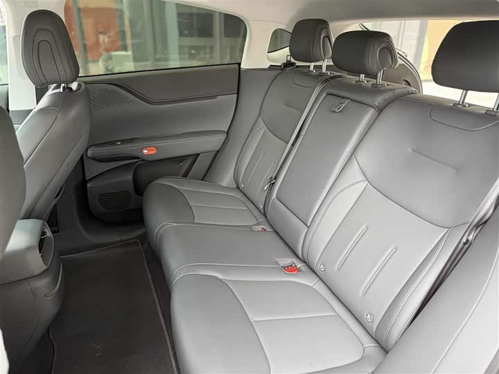 Фото 40 - XPeng G6