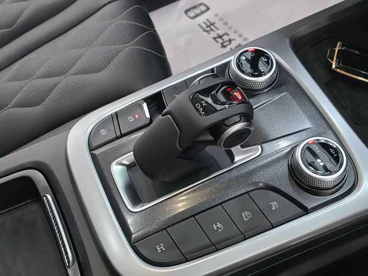 Фото 14 - Tank 300