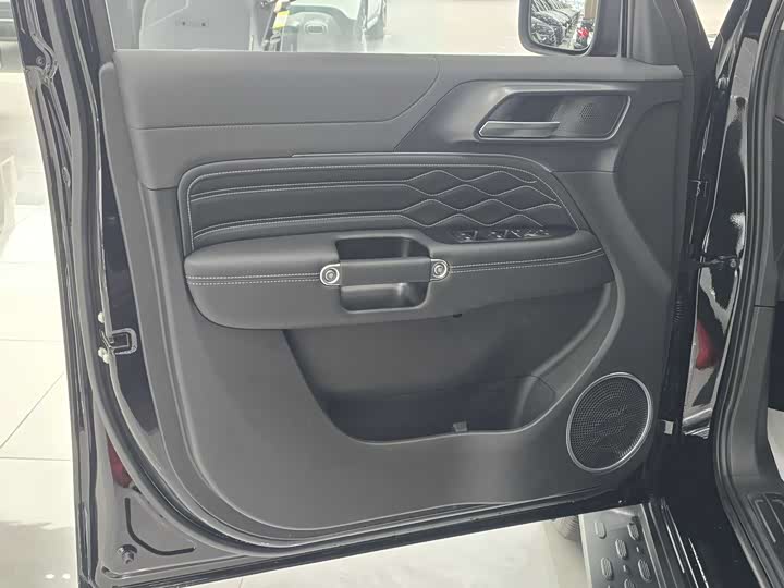 Фото 15 - Tank 300