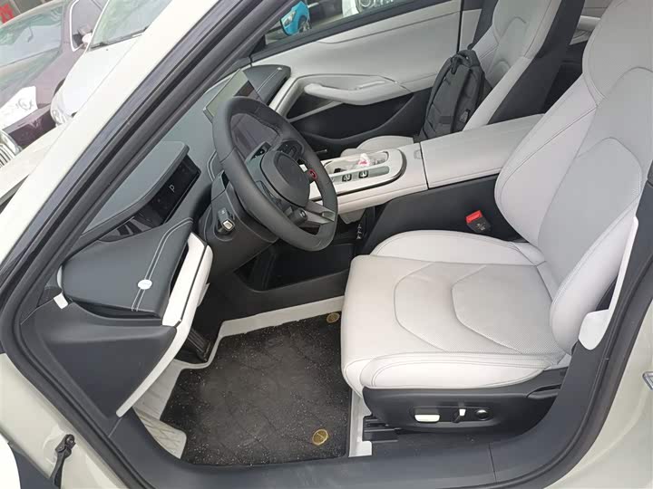 Фото 14 - Xiaomi SU7