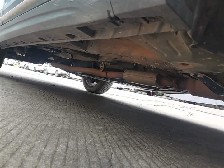 Фото 16 - Geely Atlas