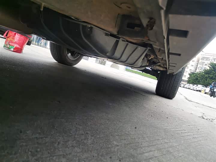 Фото 19 - Geely Atlas