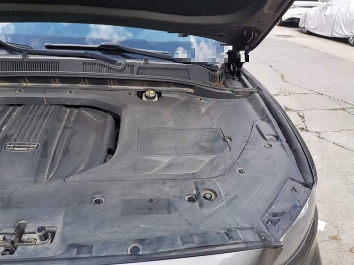 Фото 22 - Geely Atlas