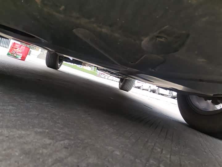 Фото 23 - Geely Atlas