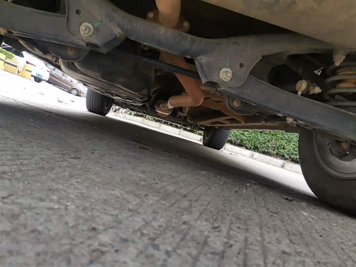 Фото 25 - Geely Atlas