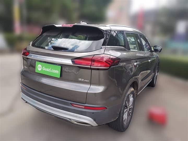 Фото 29 - Geely Atlas