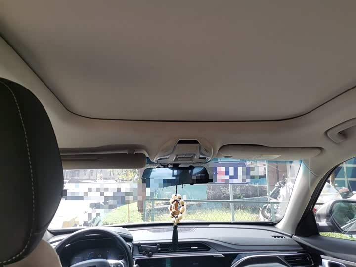 Фото 9 - Geely Atlas