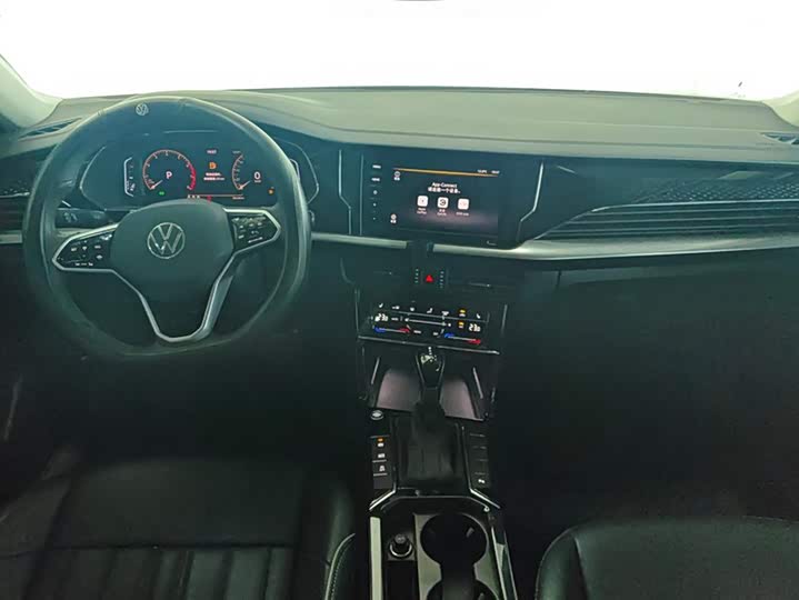 Фото 12 - Volkswagen Passat