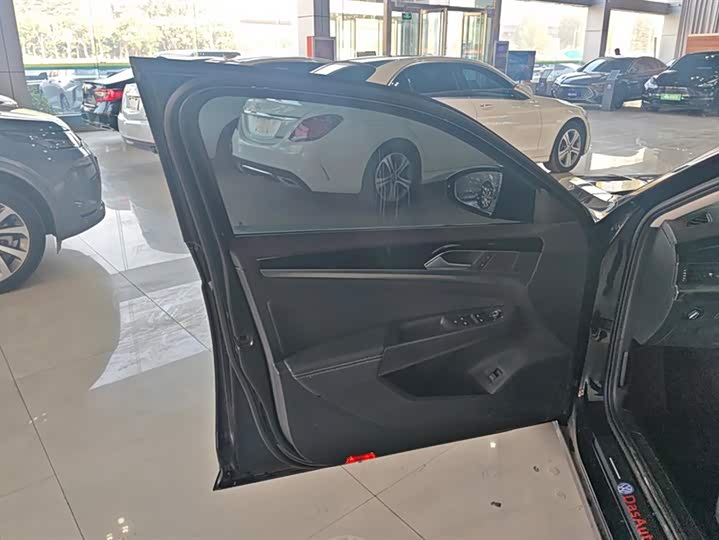 Фото 7 - Volkswagen Passat