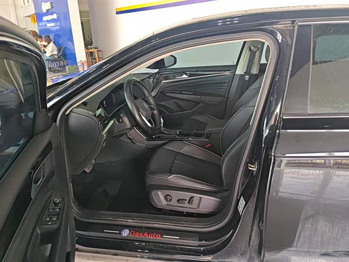 Фото 9 - Volkswagen Passat