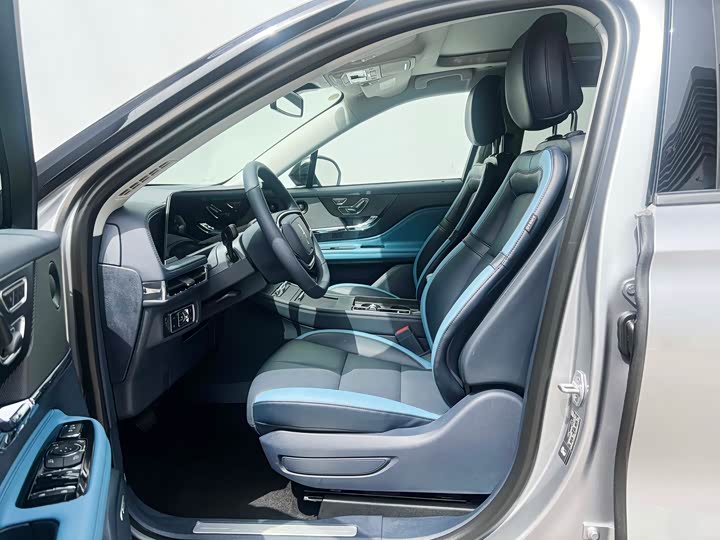 Фото 6 - Lincoln Corsair