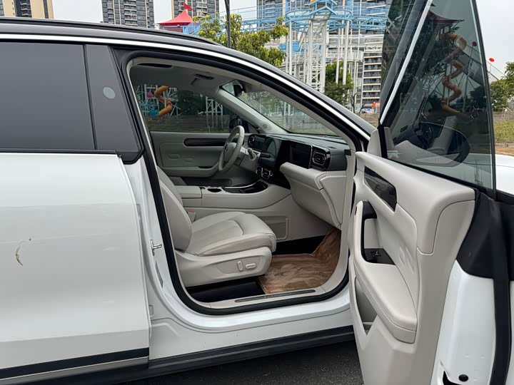 Фото 10 - Leapmotor C11