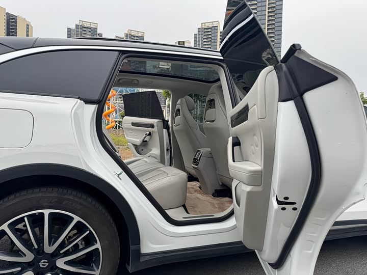 Фото 13 - Leapmotor C11